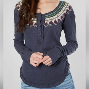 We the free embroidered henley long sleeve top Sz XS Ribbed‎ Soft Lightweight